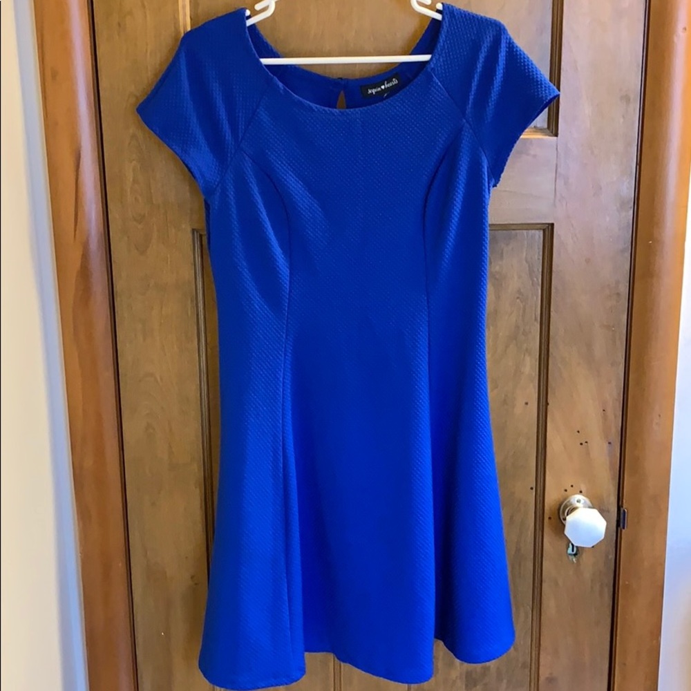 Pretty, textured blue short sleeved dress